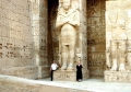 2006-1176-luxor-dave-and-glenna-at-great-karnac-statue.jpg